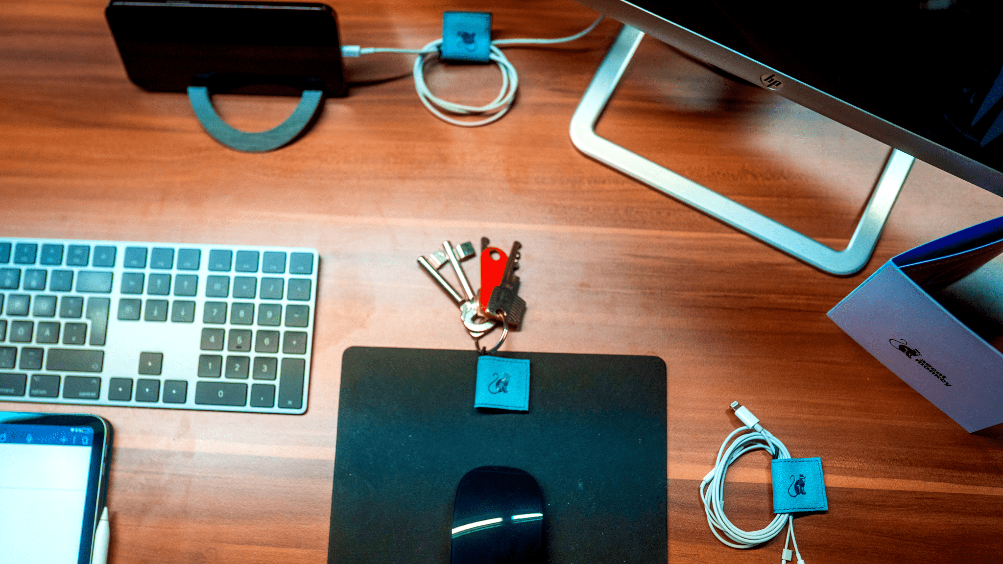 Agent Monkey Multitool | Cable Organizer | Ocean Blue - Deskology