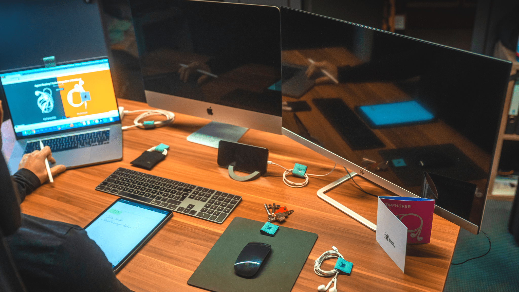 Agent Monkey Multitool | Cable Organizer | Ocean Blue - Deskology